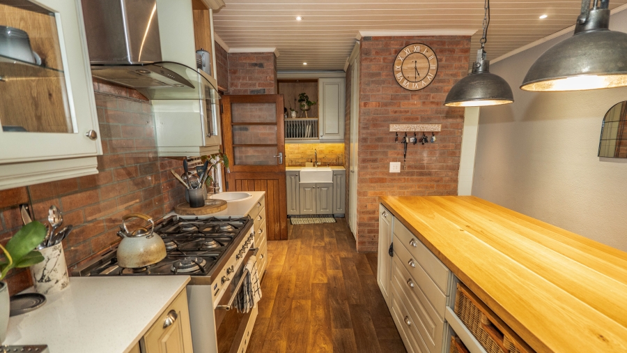 4 Bedroom Property for Sale in De La Haye Western Cape